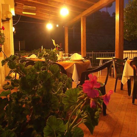 Hotel Ristorante Mosaici بياتْسا أرمارِنا المظهر الخارجي الصورة