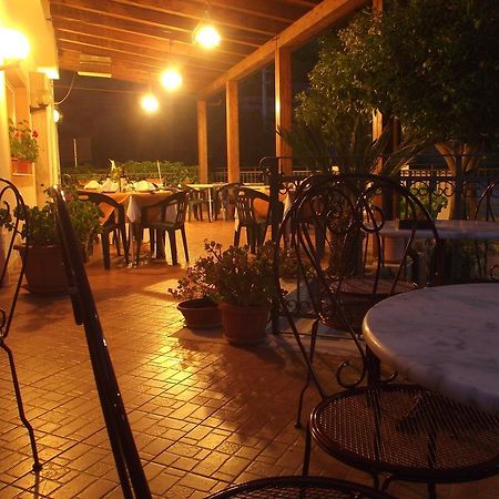 Hotel Ristorante Mosaici بياتْسا أرمارِنا المظهر الخارجي الصورة