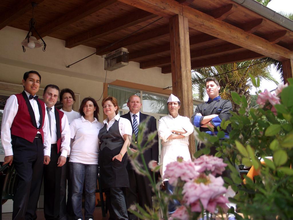 Hotel Ristorante Mosaici بياتْسا أرمارِنا المظهر الخارجي الصورة