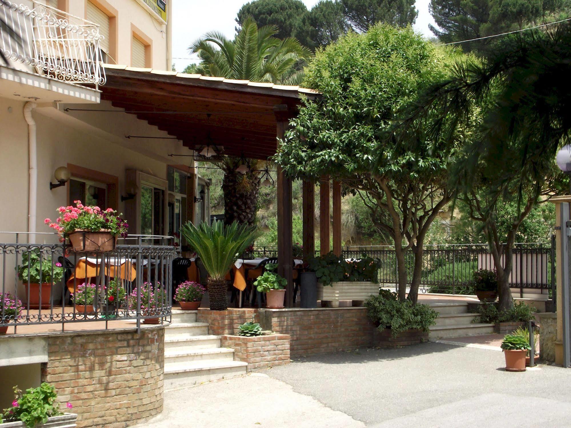 Hotel Ristorante Mosaici بياتْسا أرمارِنا المظهر الخارجي الصورة
