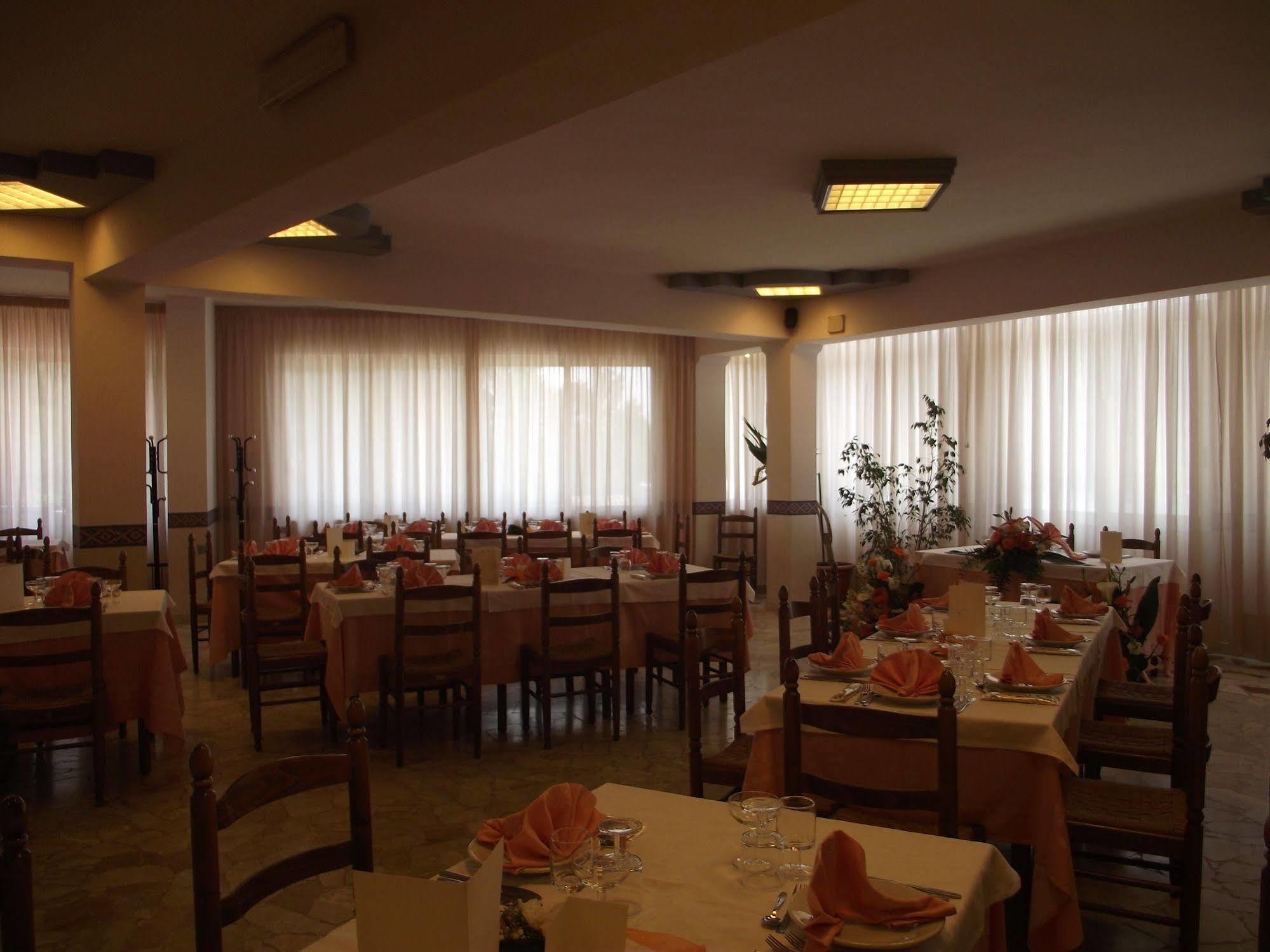 Hotel Ristorante Mosaici بياتْسا أرمارِنا المظهر الخارجي الصورة