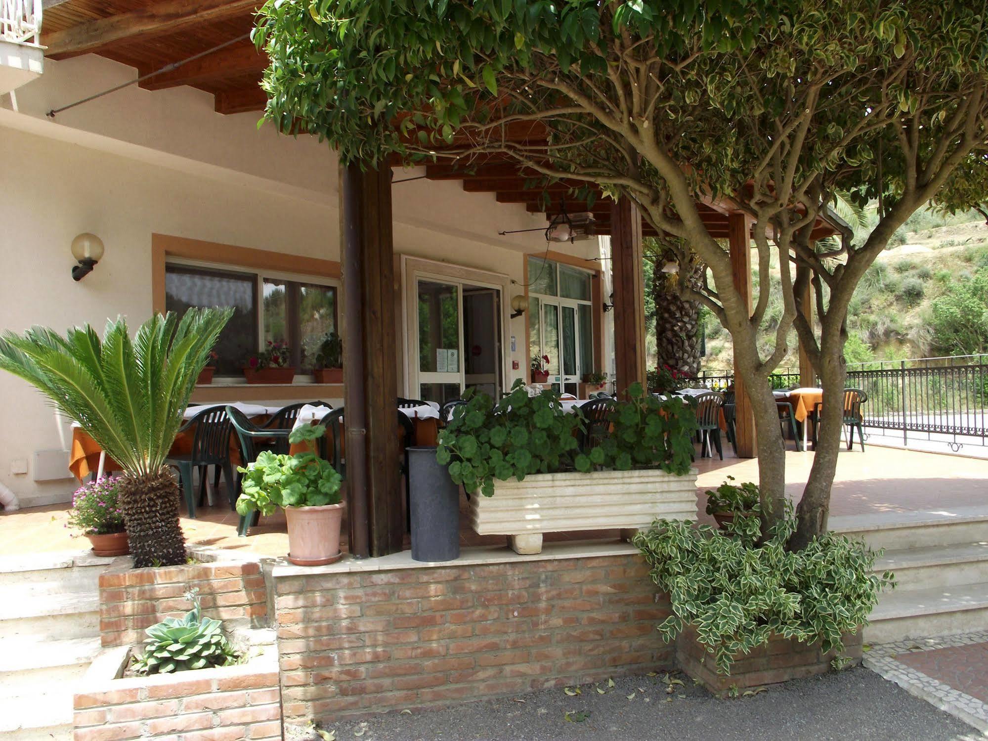 Hotel Ristorante Mosaici بياتْسا أرمارِنا المظهر الخارجي الصورة